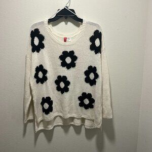 H & M Womens SWEATER Long Sleeve Crew Neck FLOWER Bold  Black White H&M Sz M